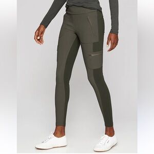 NWOT Athleta Highline Hybrid Cargo Tight Peat Color size 10